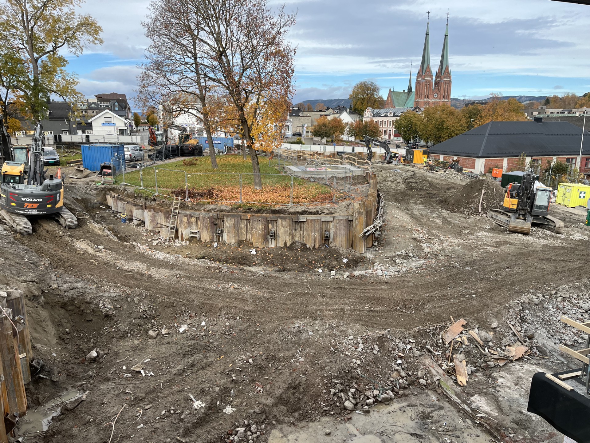 Klart for montering av tårnkran